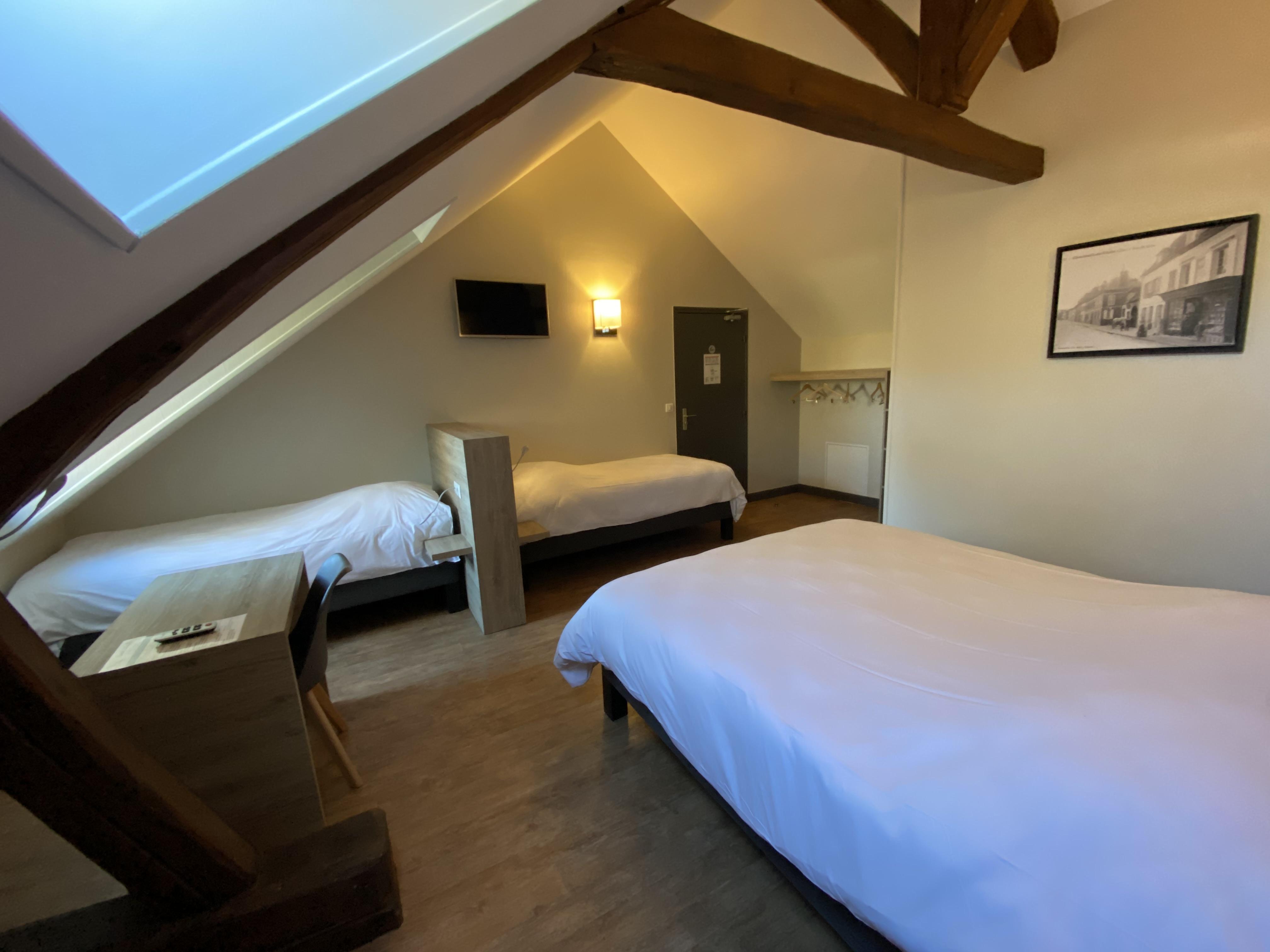 Logis - Hotel & Restaurant Saint Nicolas Chaumont-en-Vexin Εξωτερικό φωτογραφία