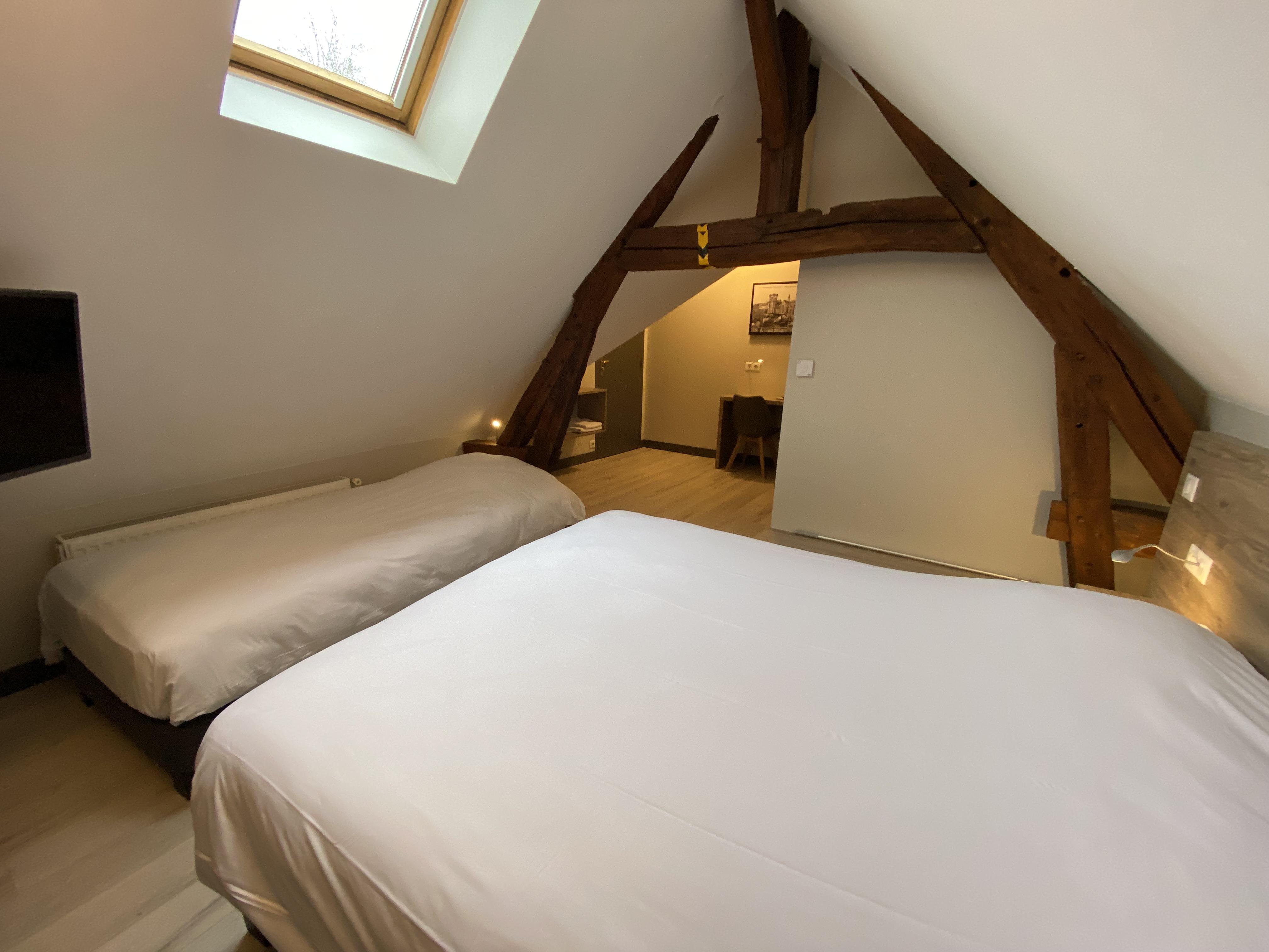 Logis - Hotel & Restaurant Saint Nicolas Chaumont-en-Vexin Εξωτερικό φωτογραφία