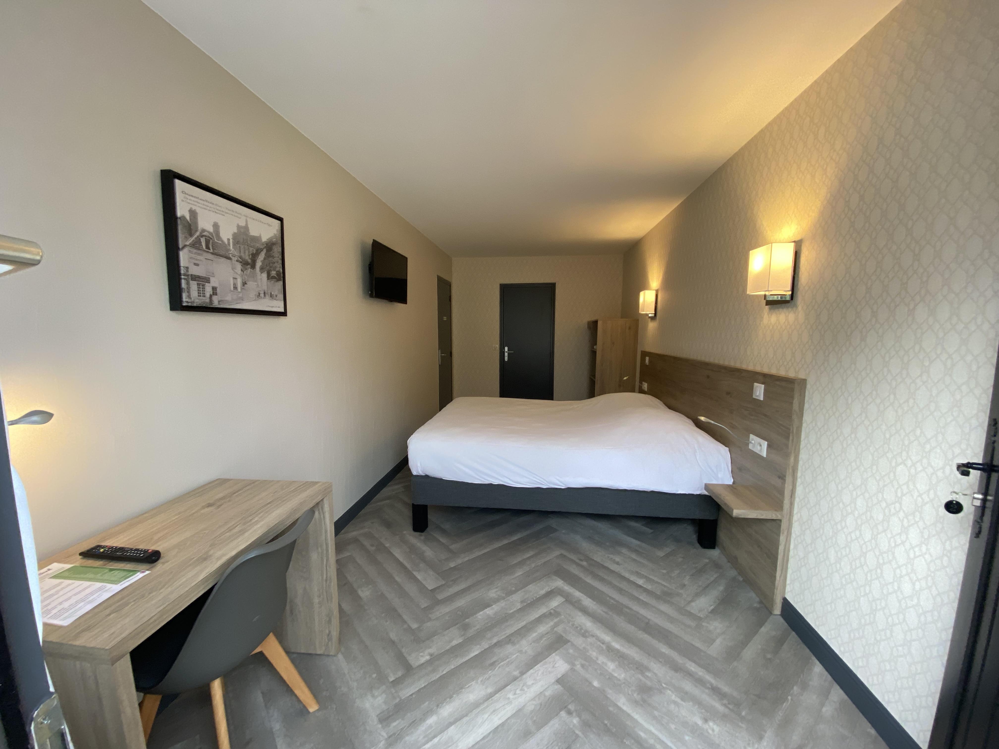 Logis - Hotel & Restaurant Saint Nicolas Chaumont-en-Vexin Εξωτερικό φωτογραφία