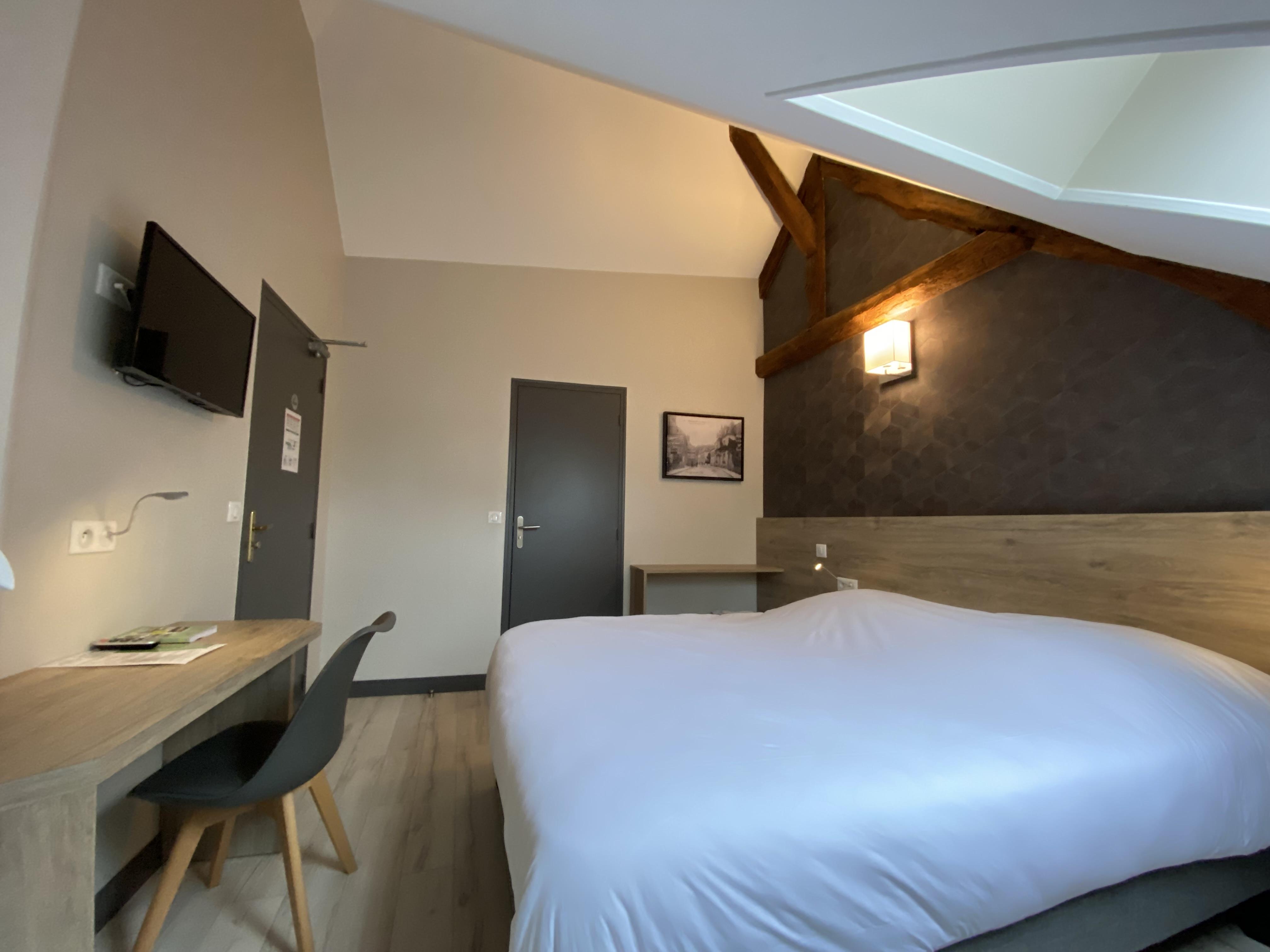 Logis - Hotel & Restaurant Saint Nicolas Chaumont-en-Vexin Εξωτερικό φωτογραφία