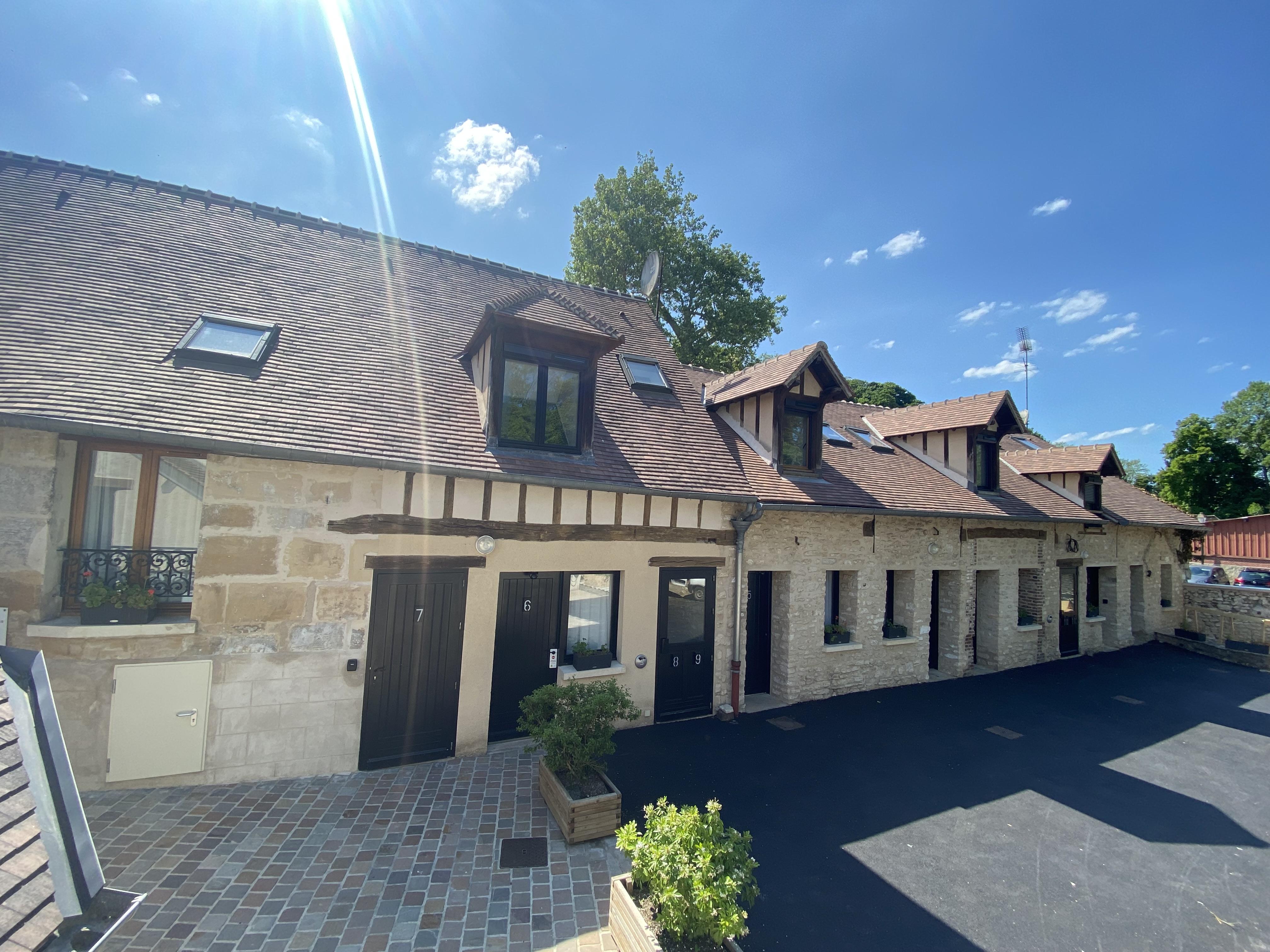 Logis - Hotel & Restaurant Saint Nicolas Chaumont-en-Vexin Εξωτερικό φωτογραφία