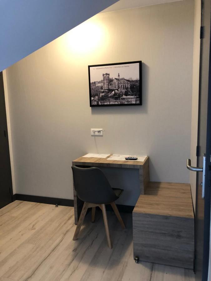 Logis - Hotel & Restaurant Saint Nicolas Chaumont-en-Vexin Εξωτερικό φωτογραφία