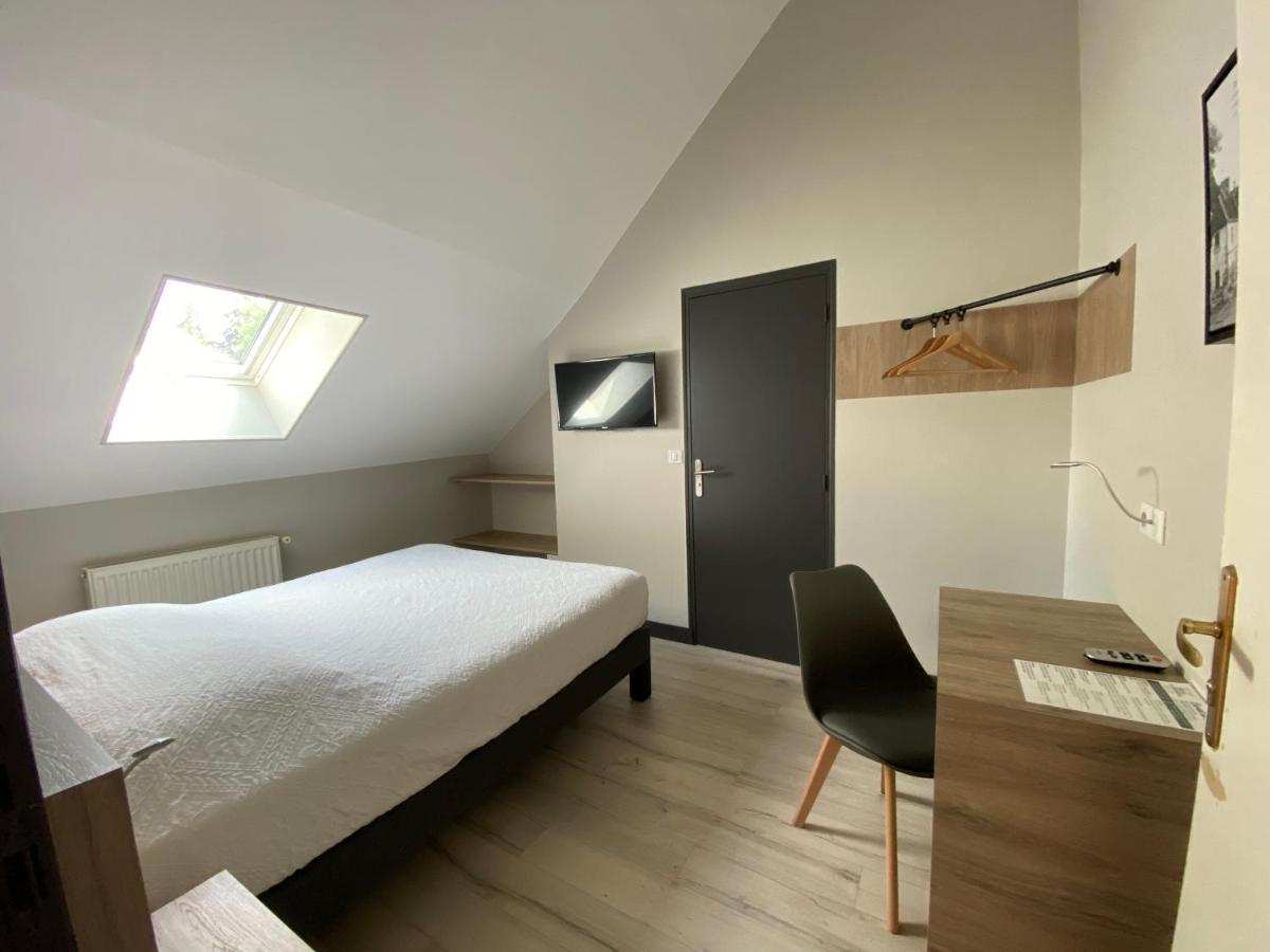 Logis - Hotel & Restaurant Saint Nicolas Chaumont-en-Vexin Εξωτερικό φωτογραφία